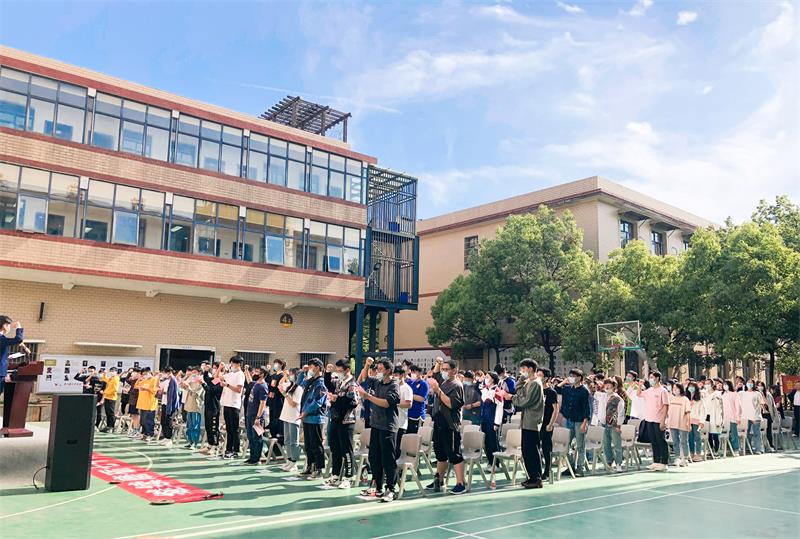 长沙耀华微力量复读学校 雨花区封闭式高三复读学校学费，推荐微力量复读