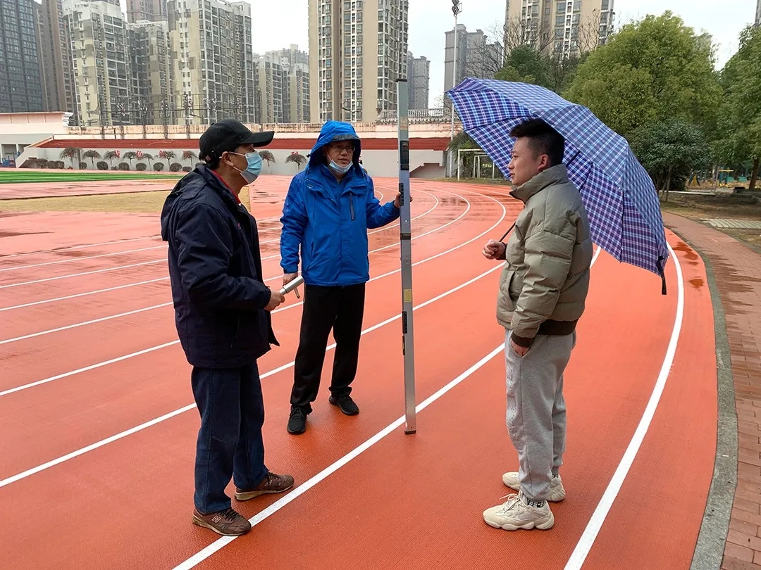 长沙耀华中学新校区田径场 好跑道，铭弘造——长沙师范学院南校区田径场通过中国田协二类场地验收