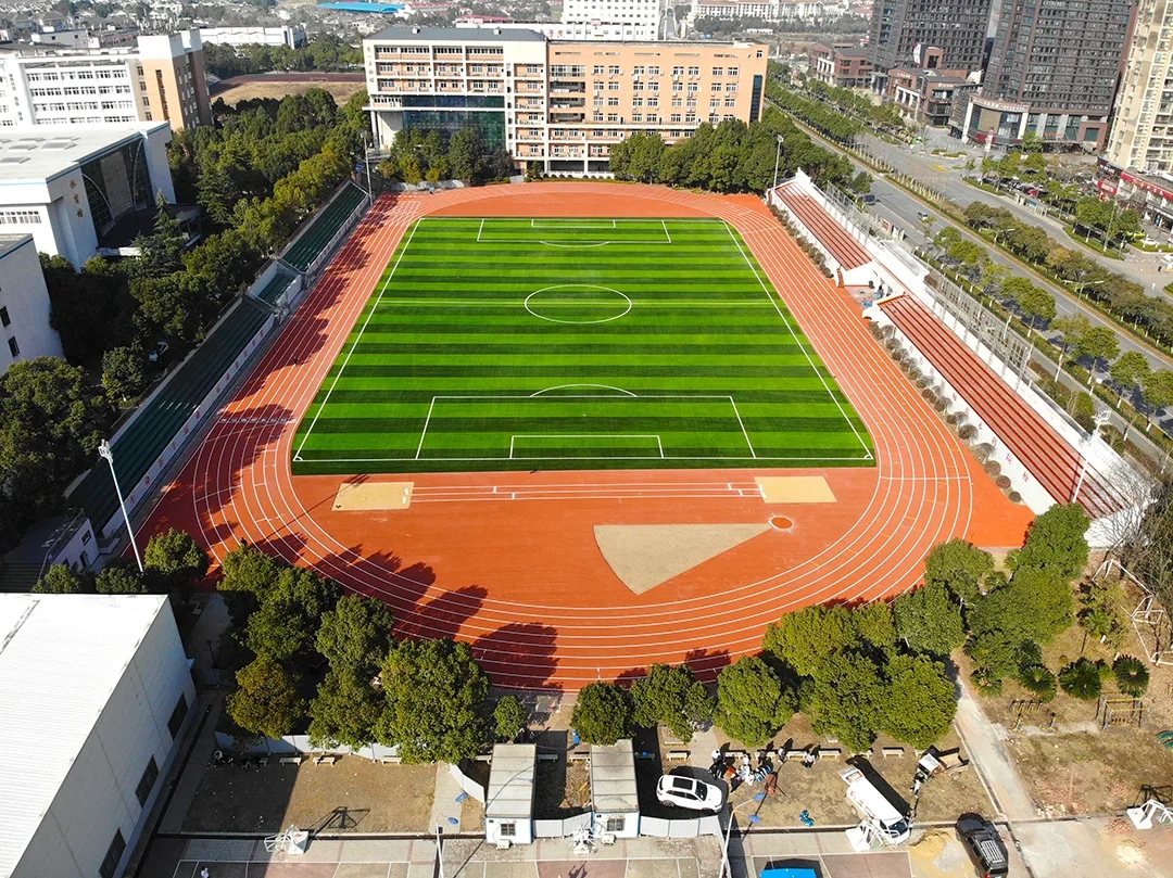 长沙耀华中学新校区田径场 好跑道，铭弘造——长沙师范学院南校区田径场通过中国田协二类场地验收