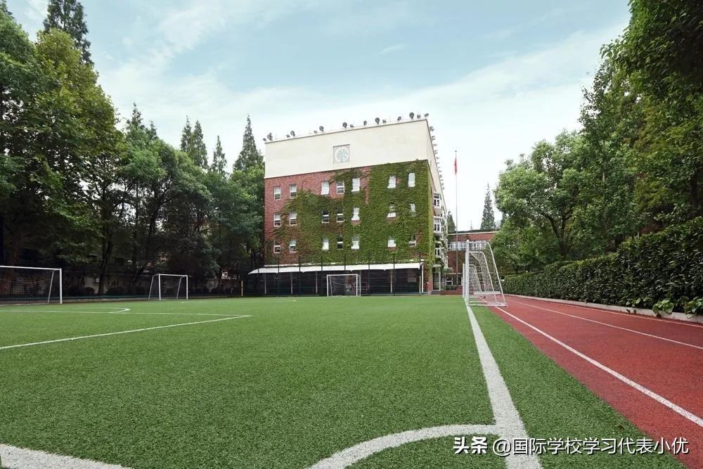 耀华中学长沙学费 在上海年薪没有50万，不敢让孩子读的11所“贵族学校”