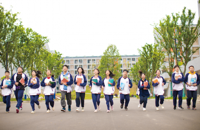 长沙耀华中学蒋老师 走进身边的好学校 | 长沙市恒定高级中学·探校篇：在这里探访之后，家长说放心